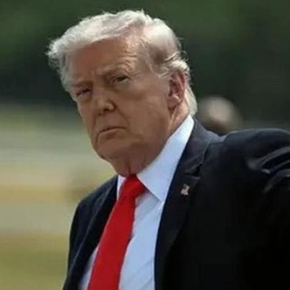 Trump diz que EUA vão guiar navios encalhados pelo Estreito de Hormuz