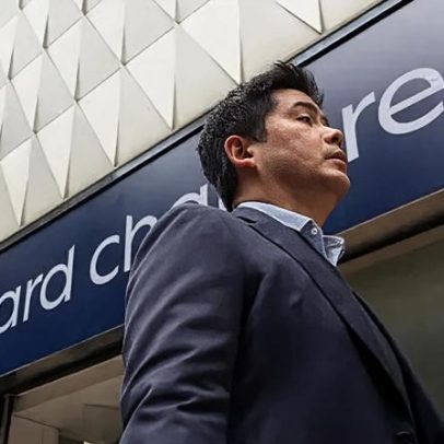 Standard Chartered corta milhares de vagas com maior uso de IA