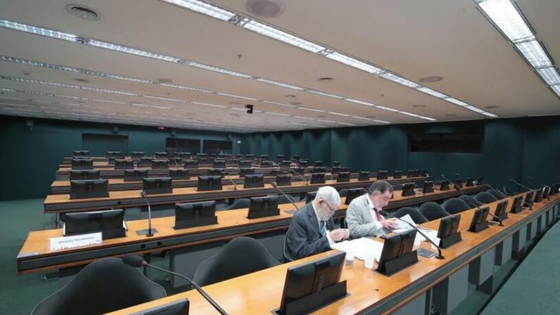 A proposta estava na pauta da semana passada, mas a análise foi adiada