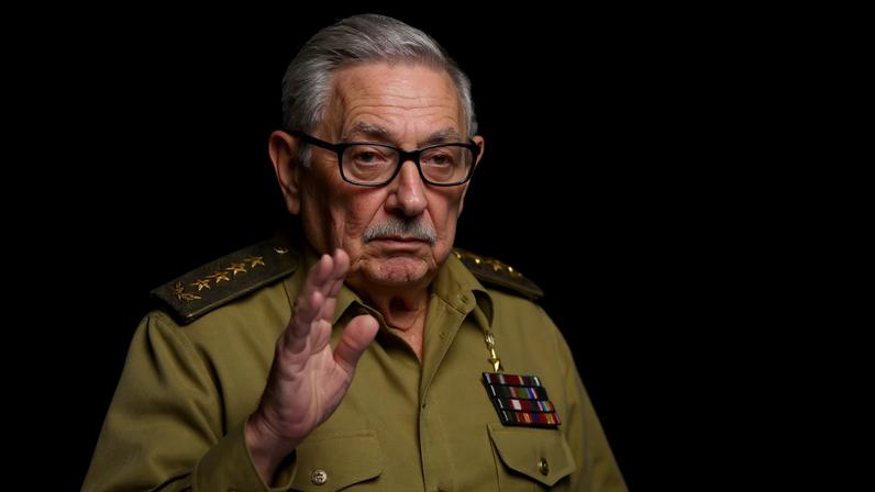 O ex-ditador de Cuba Raúl Castro durante sessão de encerramento do VIII Congresso do PCC, no Palácio das Convenções, em Havana (Foto: EFE/ ACN /Ariel Ley Royero)