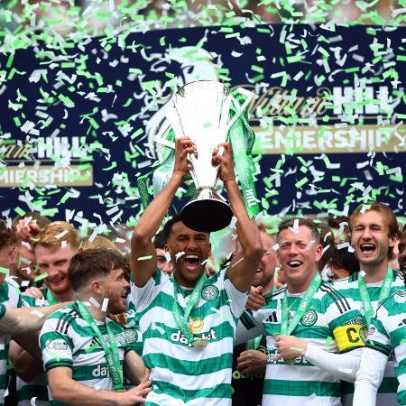 Celtic vence após invasão de torcedores e frustra azarão