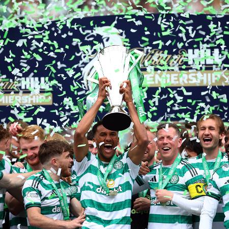Celtic levanta a taça do Campeonato Escocês de 2025/26