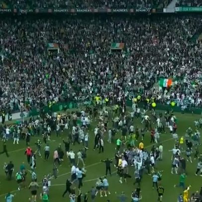 Gol no último minuto garante título ao Celtic e torcedores invadem o gramado