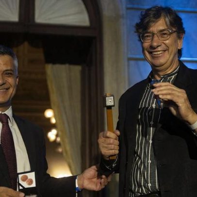 IBGE lança medalha commemorativa de 90 anos em parceria com a Casa da Moeda