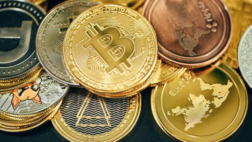 Projeto de regulamentação define critérios para classificar criptomoedas como valores mobiliários, commodities ou outros ativos financeiros — Foto: Traxer/Unsplash