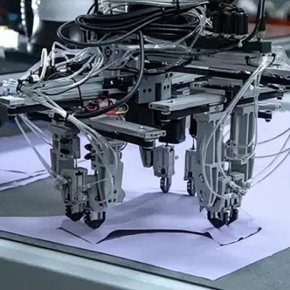 Robo-top: máquinas que podem fabricar a sua próxima camiseta