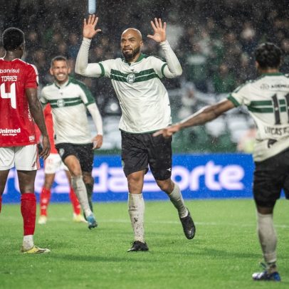 Moledo quase decide, Inter vence; veja as notas do Coritiba