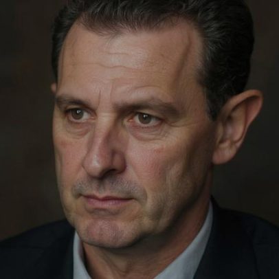 Novo governo sírio localiza armas químicas deixadas por Assad