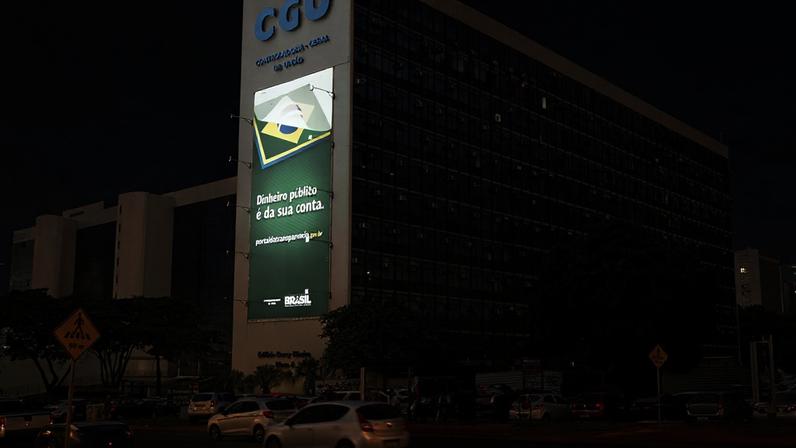 De acordo com a lei, é da competência da Controladoria-Geral da União (CGU) a apuração, o processo e o julgamento dos atos ilícitos