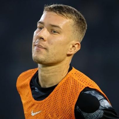 Corinthians é ignorado pelo ex-clube de Charles e enfrenta risco de transfer ban