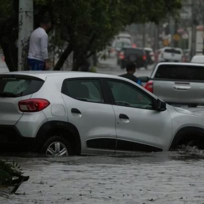 Fortaleza enfrenta alagamentos com chuva intensa, vídeo registra