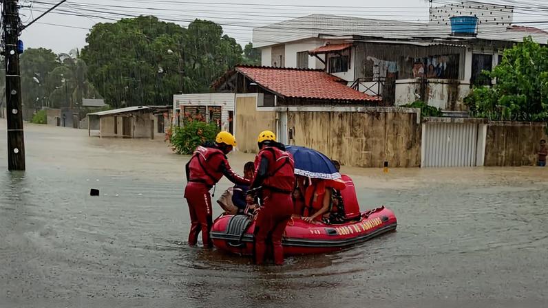 Brasília (DF), 02/05/2026 - O Governo do Estado segue atuando sem pausa nas regiões mais afetadas pelas fortes chuvas que atingem boa parte de Pernambuco. Foto: Defesa Civil-PE