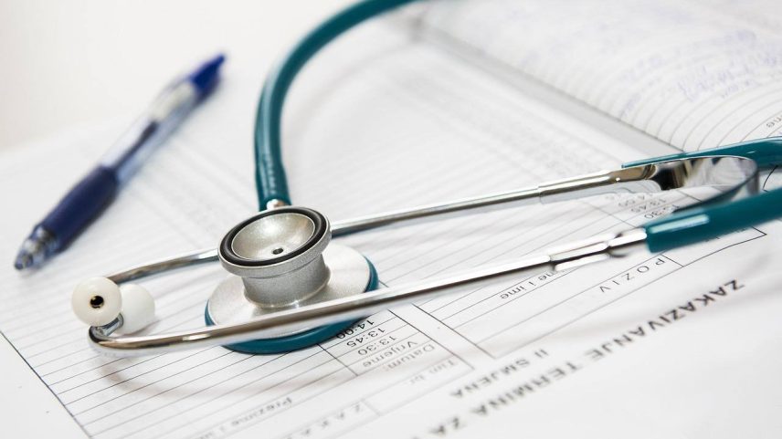 Promotoria de Potsdam investiga médico pediatra