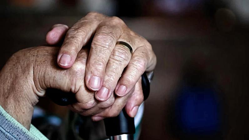 A ordem prioritária vai depender da década que o idoso pertence
