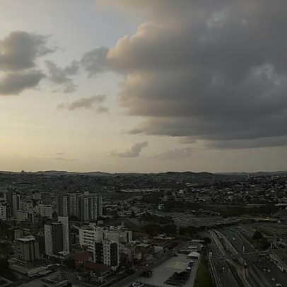 BH pode ter chuva com raios e rajadas de vento de até 50 km/h nas próximas horas