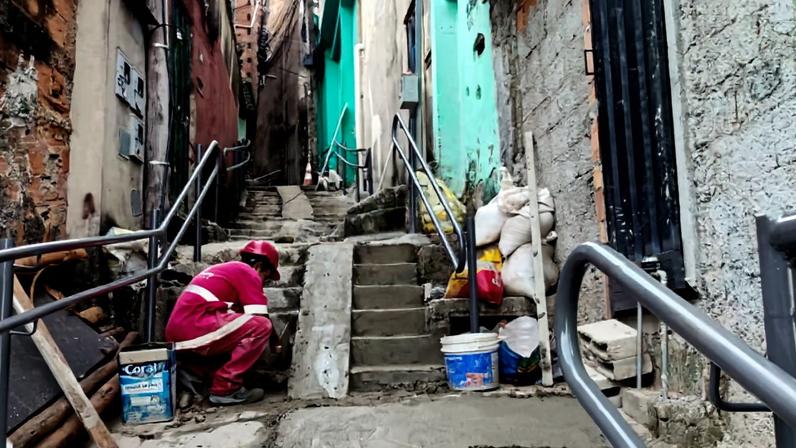 Na quarta-feira (27 de maio), foi iniciada uma nova etapa das obras de urbanização no Beco das Flores e no Beco São Lucas