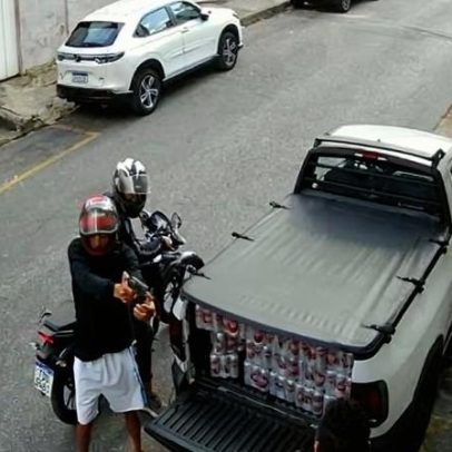 Dupla em moto assalta dono de distribuidora em BH durante o dia