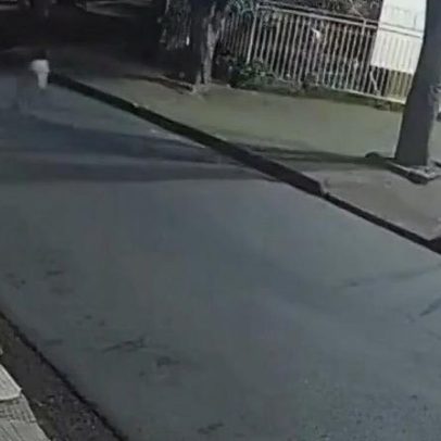 Vídeo mostra desespero de mulher após furto de carro em BH