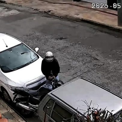 Homem furta moto em 15 segundos na Grande BH após quebrar trava com martelo