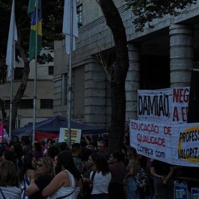 Greve de professores em BH: sindicato marca vigília na prefeitura
