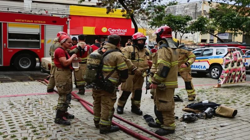 Ninguém ficou ferido no incêndio que atingiu um apartamento em BH nesta sexta-feira (29)