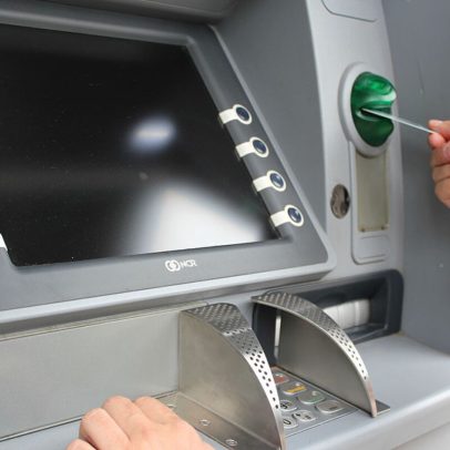 Procon multou banco em mais de R$ 25 mil por abusos contra idosos em MG