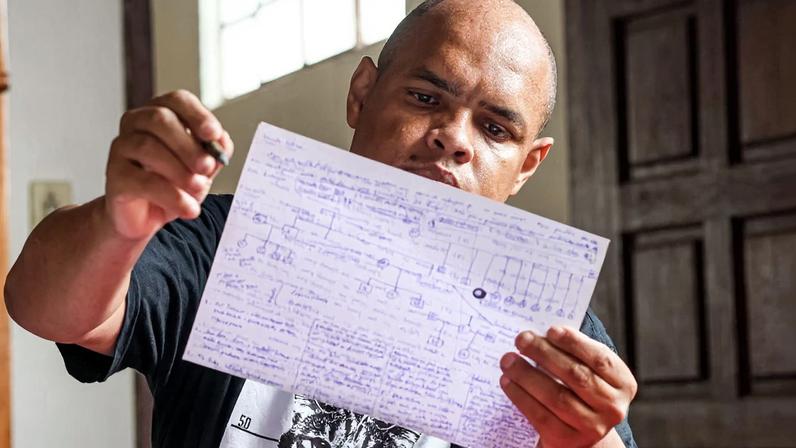 Leandro Gomes foi levado a uma clínica psiquiátrica e, após eletroconvulsoterapia, teve apagados da mente os últimos oito meses vividos