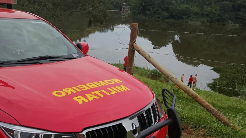 Jovem teria entrado na água para nadar durante o horário de almoço