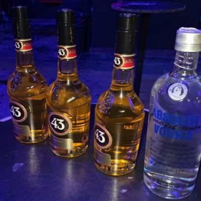 PM apreende bebidas adulteradas em bar na Avenida Guarapari