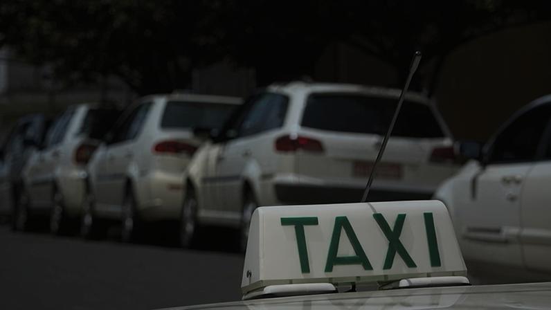 Taxistas terão crédito para renovação de frota