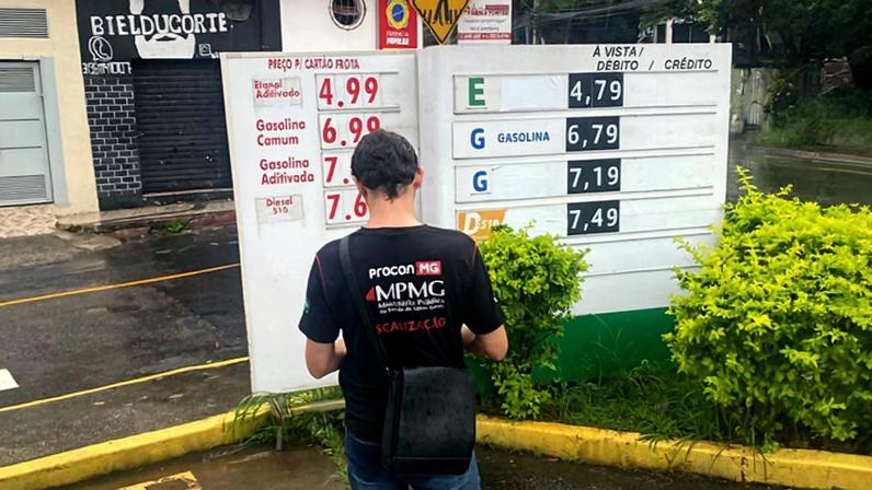 Fiscalização do Procon-MPMG encontra irregularidades durante fiscalização em postos de combustível