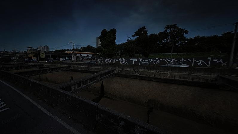 Trecho do ribeirão Arrudas, na Tereza Cristina