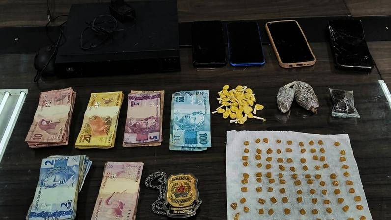 Entre os presos estão dois foragidos por roubo e latrocínio