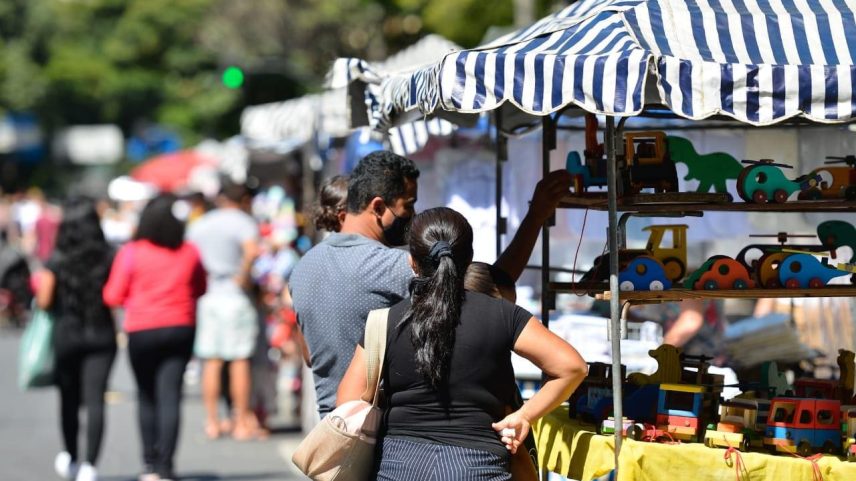 Atualmente, a Feira Hippie reúne mais de 1,5 mil barracas ativas