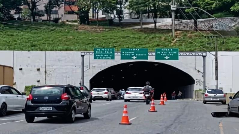 Vítima passava pelo túnel da Lagoinha quando foi atingida; suspeito foi preso