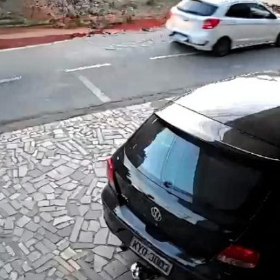 Motociclista sem CNH e embriagado cai em cratera em Ubá