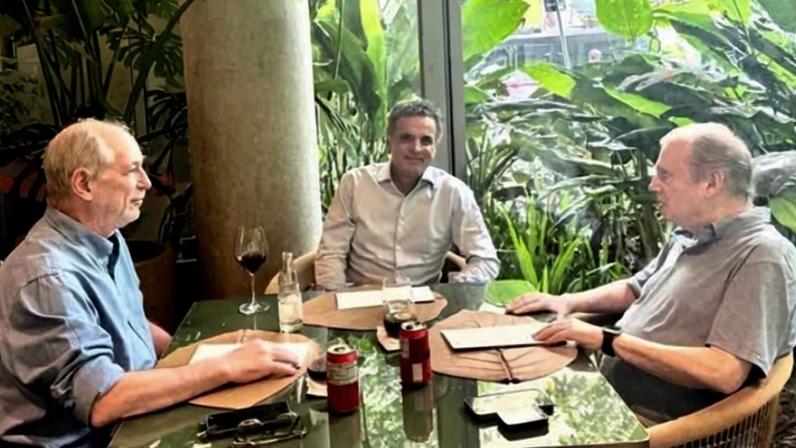 1 de 1 ciro-gomes-aecio-e-tasso-jereissati - Foto: Divulgação/PSDB