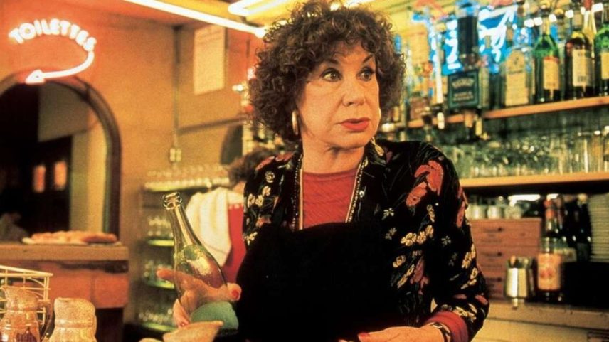 Claire Maurier como Madame Suzane em 'O Fabuloso Destino de Amélie Poulain'