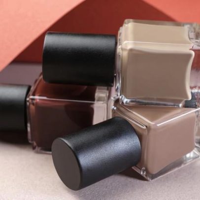 7 cores de esmalte destacam tendências para o outono/inverno 2026