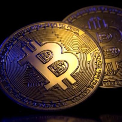 Bitcoin sob pressão: petróleo e geopolítica impactam criptomoeda