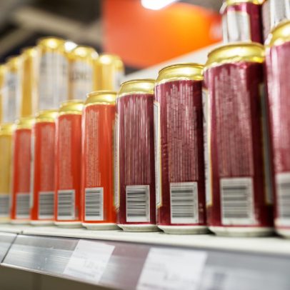 Consumo de drinks prontos em bares de SP sobe 34% e cerveja cai 6%, diz Zig