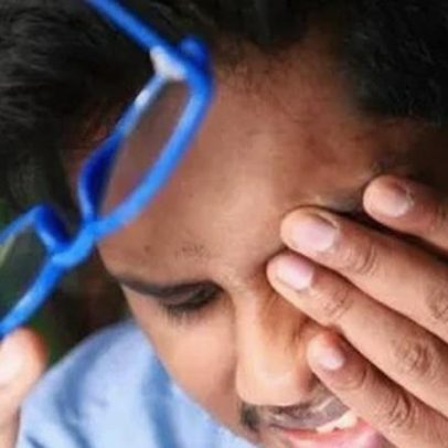 Ceratocone e alergias: qual é a forma correta de coçar os olhos?