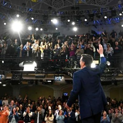 Finale de The Late Show com Colbert atinge audiência recorde de 6,74 milhões