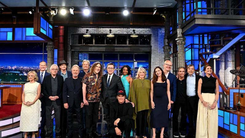 Stephen Colbert é questionado por Billy Crystal, De Niro e Martha Stewart