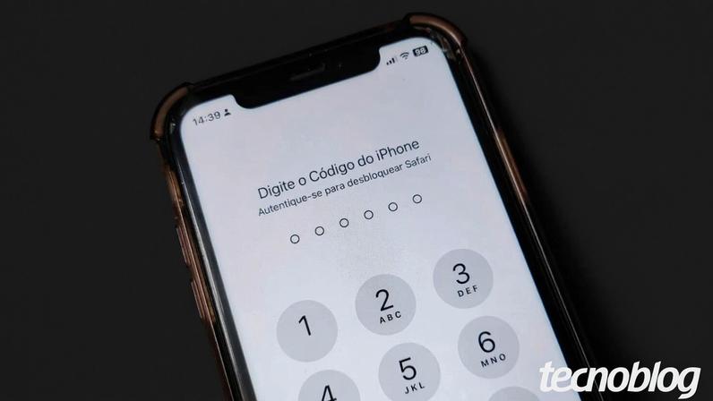 Selecionando o recurso exigir face id do iphone (Imagem: Igor Shimabukuro/Tecnoblog)