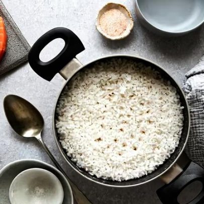8 dicas de chefs para deixar o arroz soltinho e sem grudar