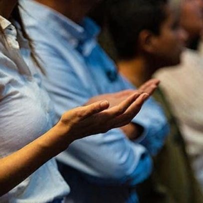 Líder de louvor parou 10 hábitos e canto da congregação ficou mais alto