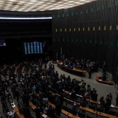 Congresso derruba veto de Lula e libera doações antes das eleições