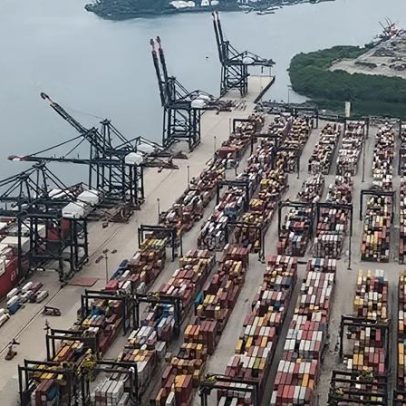 Balança comercial registra superávit de US$ 9,707 bi em abril, maior da série