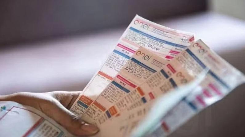 Enel realiza campanha de negociação de dívidas no Ceará. — Foto: Thiago Gadelha/SVM
